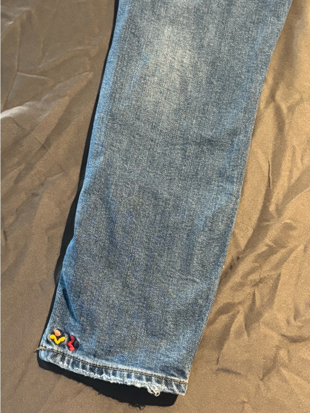 Lucky Brand Women’s Blue Embroidered Skinny Jeans - Picture 16 of 16